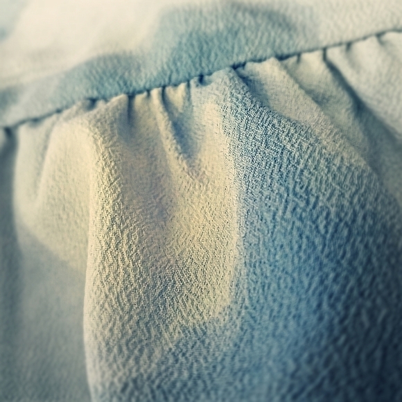 Du Jour Lg White and Gray Tie Dye Square Ruffled Neckline Swing Hem Nwot Blous - Picture 8 of 10